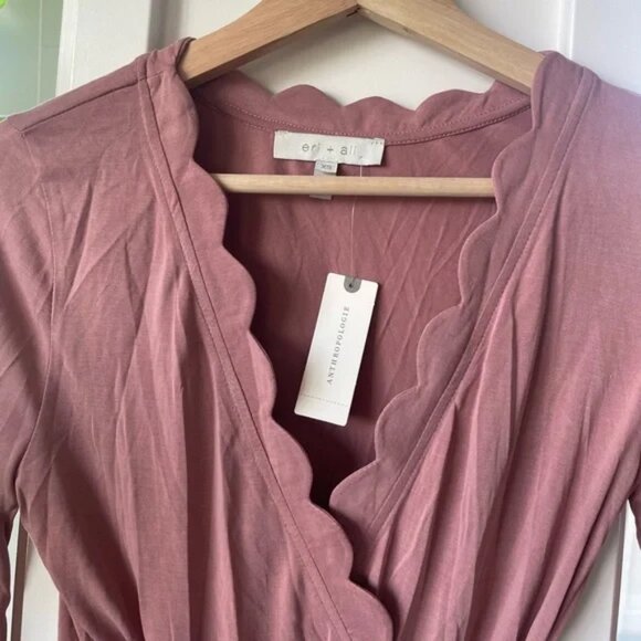 Eri + Ali Scallop Wrap Top (dusty rose/pink) (NEW XS) - Picture 3 of 4